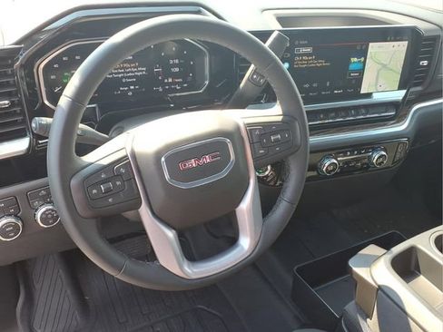 Used 2026 GMC Sierra 2500 SLE AWD/4WD image 5
