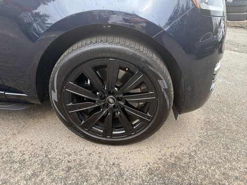 Used 2023 Land Rover Range Rover SE image 4