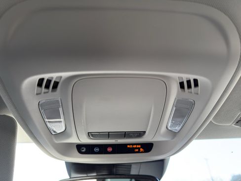 Used 2025 Buick Envision Sport Touring image 23