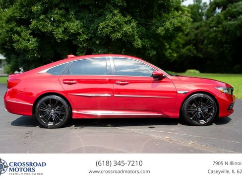 Used 2018 Honda Accord Touring image 7