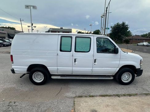 Used 2014 Ford E-250 and Econoline 250 w/ Power Group RWD image 4