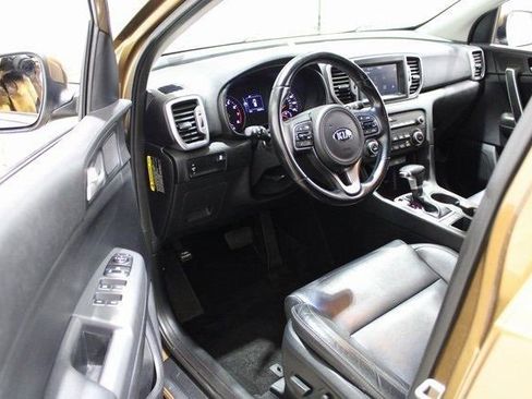 Used 2017 Kia Sportage EX image 2