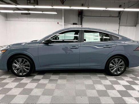 New 2026 Nissan Sentra SL w/ Floor Mat Package FWD image 18