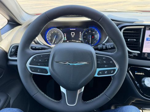 New 2026 Chrysler Voyager LX image 18