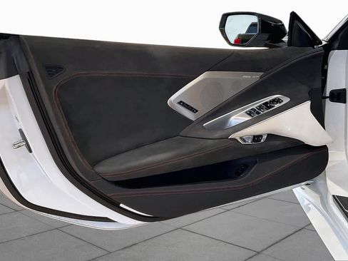 Used 2023 Chevrolet Corvette Stingray Premium Conv w/ Z51 Performance Package RWD image 19