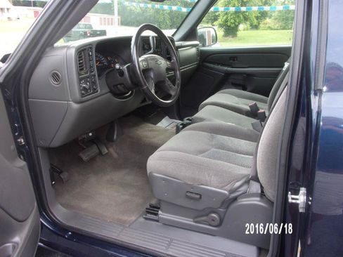 Used 2006 Chevrolet Silverado 1500 LT w/ Light Duty Power Package AWD/4WD image 7