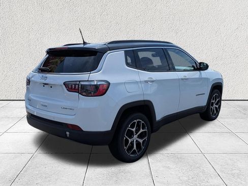 Used 2024 Jeep Compass Limited AWD/4WD image 3
