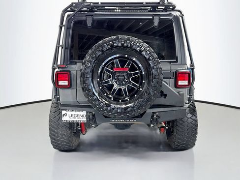 Used 2018 Jeep Wrangler Unlimited Rubicon AWD/4WD image 8