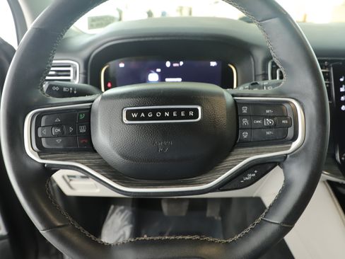 Used 2022 Jeep Wagoneer Series II AWD/4WD image 15