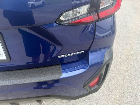 Used 2025 Subaru Crosstrek 2.5i Premium AWD/4WD image 11