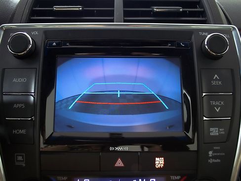 Used 2017 Toyota Camry XSE FWD image 30