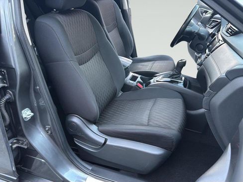 Used 2018 Nissan Rogue SV AWD/4WD image 31