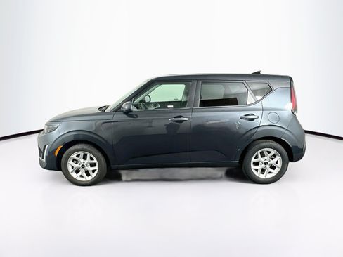 Used 2025 Kia Soul LX w/ LX Technology Package FWD image 4