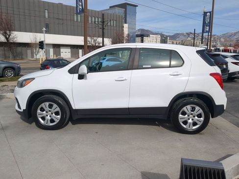 Used 2017 Chevrolet Trax LS image 9