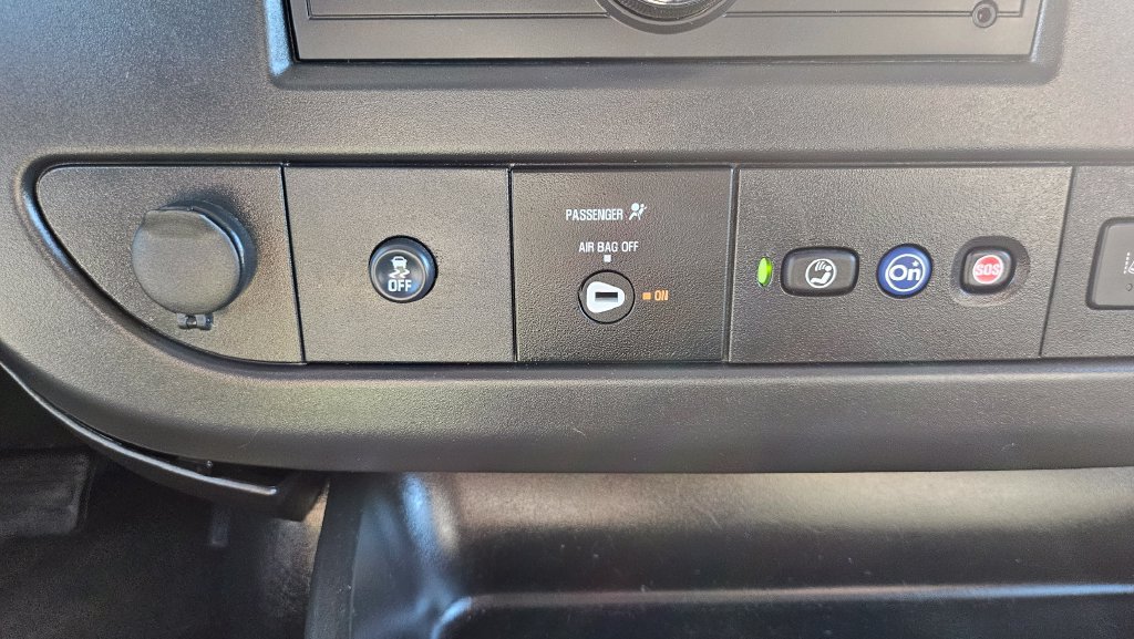 Used 2025 Chevrolet Express 3500 LT w/ LT Preferred Equipment Group RWD image 34