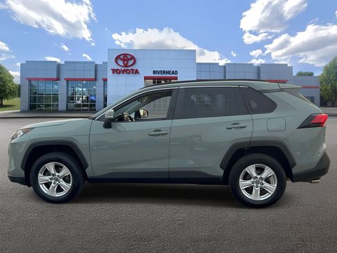 Used 2019 Toyota RAV4 XLE w/ Convenience Package AWD/4WD image 4