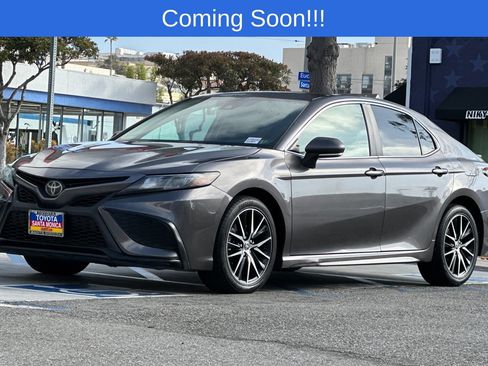 Used 2023 Toyota Camry SE FWD image 8
