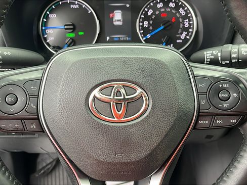 Used 2022 Toyota RAV4 XLE w/ Convenience Package image 11