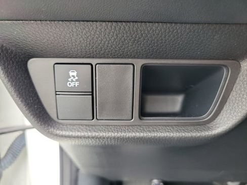 Certified 2025 Honda HR-V LX image 19
