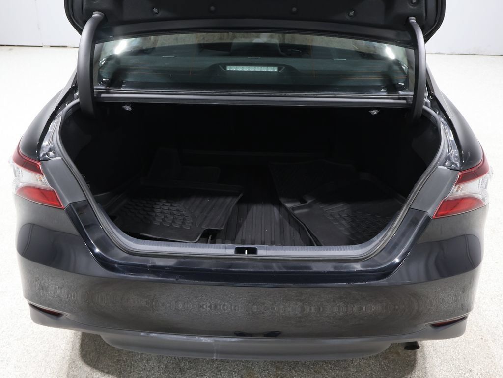 Used 2022 Toyota Camry LE AWD/4WD image 19