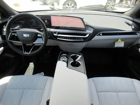 New 2025 Cadillac Lyriq Luxury image 11