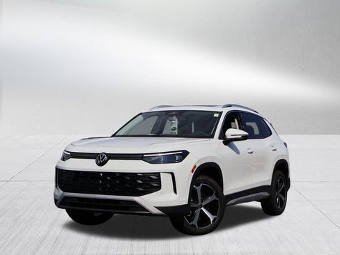 New 2026 Volkswagen Tiguan SE AWD/4WD image 1