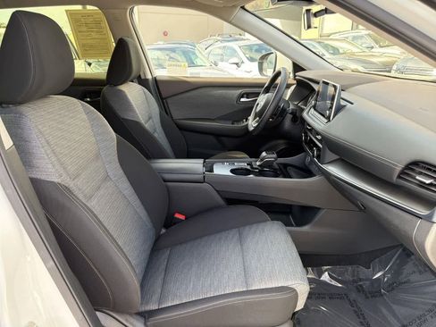 Used 2023 Nissan Rogue SV image 33