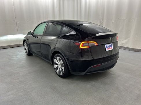 Used 2024 Tesla Model Y Long Range image 4
