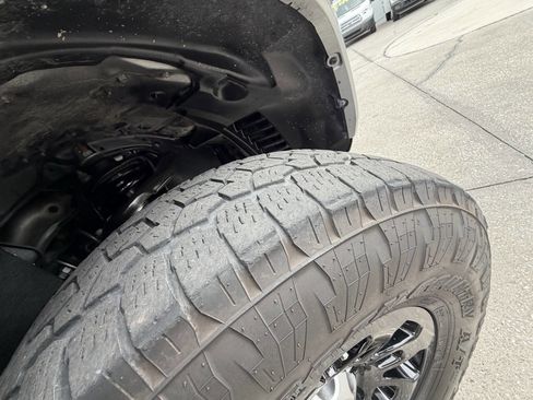 Used 2019 Toyota Tacoma SR5 w/ SR5 Appearance Package (SM) RWD image 17