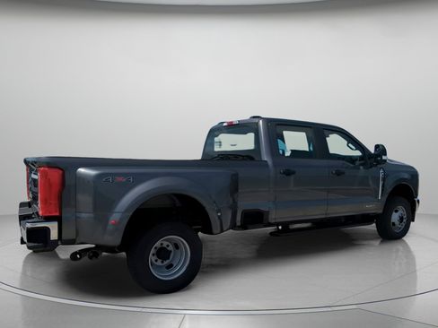 New 2026 Ford F350 XL w/ XL Chrome Package image 31