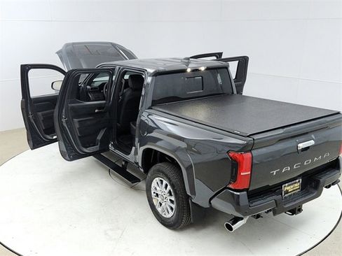 Used 2025 Toyota Tacoma Limited image 23