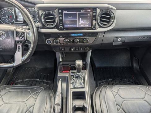 Used 2021 Toyota Tacoma TRD Off-Road AWD/4WD image 7