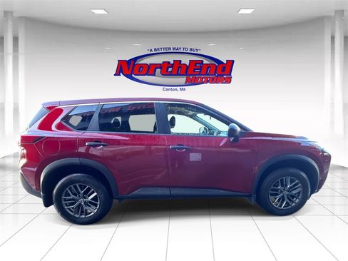 Used 2021 Nissan Rogue S image 2