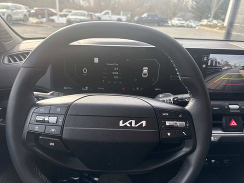 Used 2025 Kia K4 EX image 24