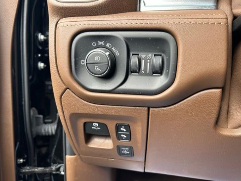 Used 2023 RAM 1500 Limited image 22