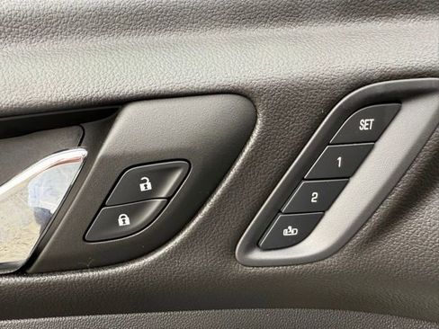 Used 2023 GMC Acadia Denali image 11