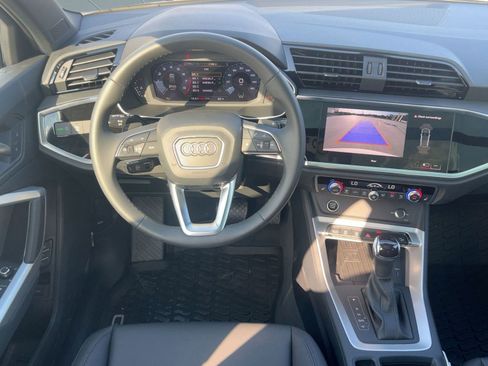 New 2025 Audi Q3 2.0T Premium image 25