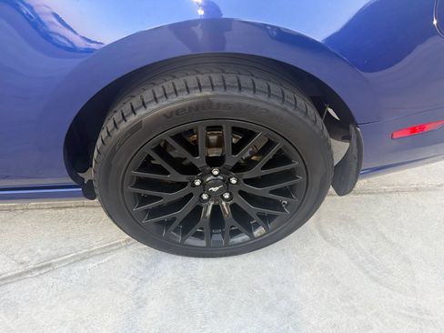 Used 2013 Ford Mustang GT Premium w/ Brembo Brake Pkg RWD image 6