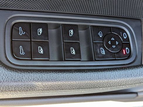 Used 2020 Porsche Panamera RWD image 14