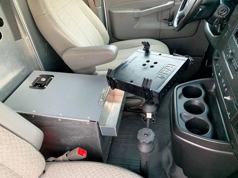 Used 2021 Chevrolet Express 3500 image 8