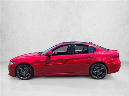 Used 2018 Alfa Romeo Giulia Ti Sport w/ Quick Order Package 22U Sport RWD image 9