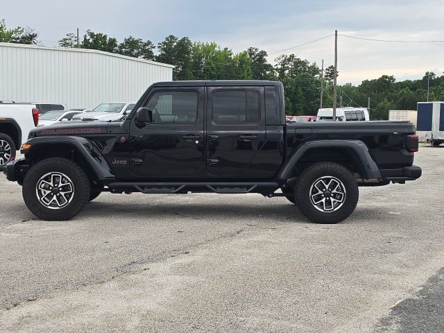 Used 2024 Jeep Gladiator Rubicon AWD/4WD image 2