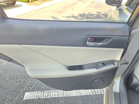 Used 2014 Lexus IS 250 RWD image 30