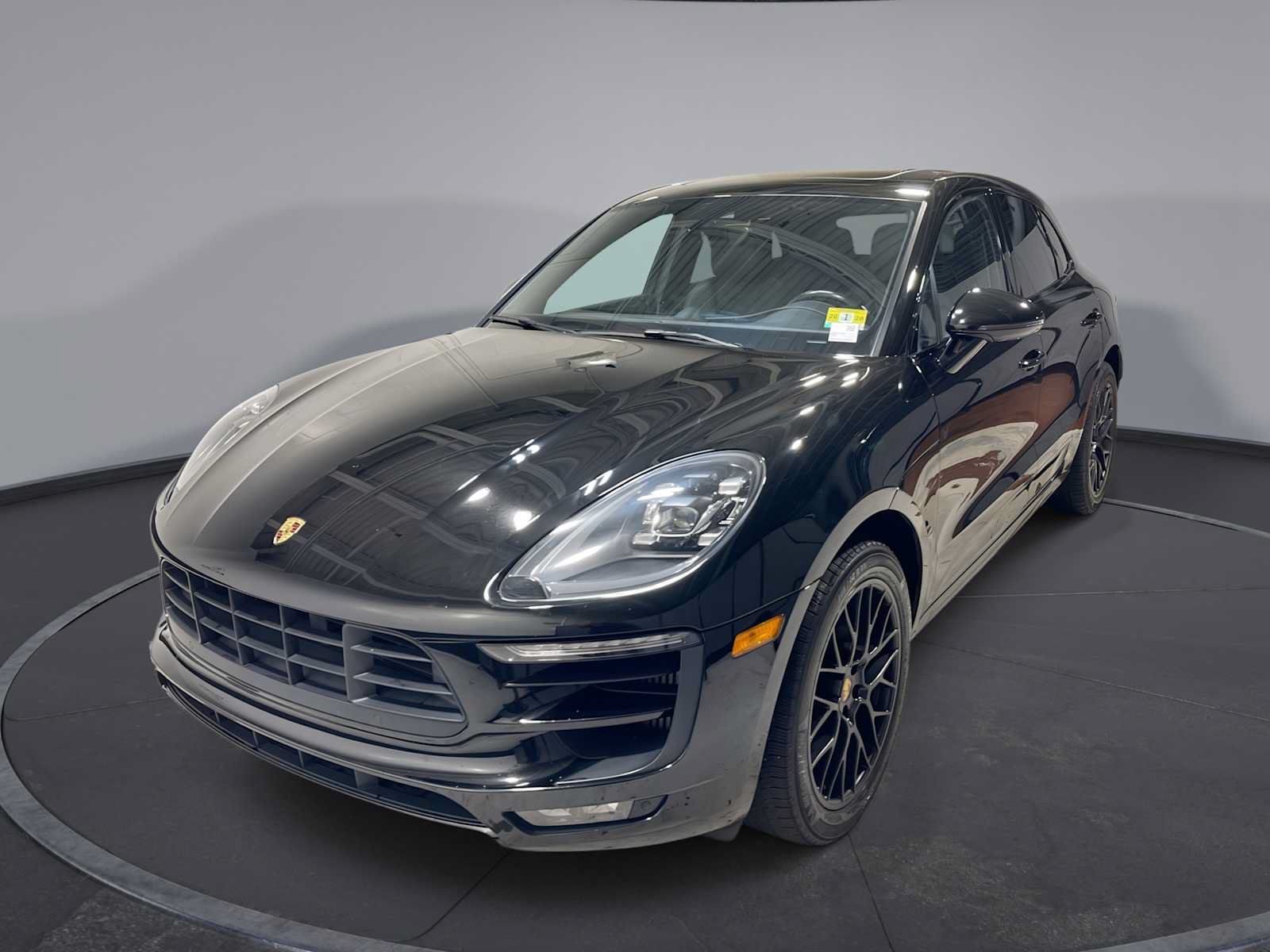 Used 2018 Porsche Macan GTS AWD/4WD image 1