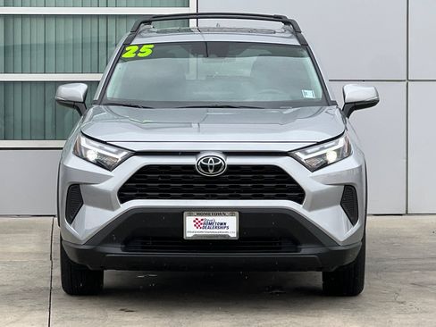 Used 2025 Toyota RAV4 XLE w/ Convenience Package AWD/4WD image 6