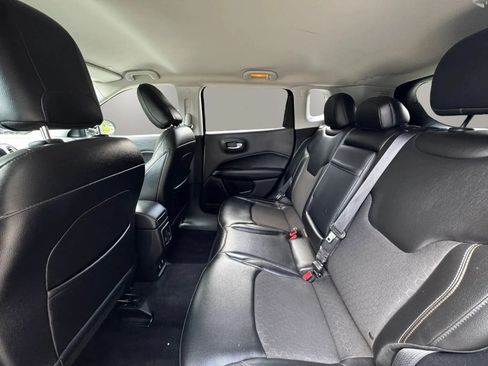 Used 2018 Jeep Compass Latitude w/ Popular Equipment Group FWD image 15