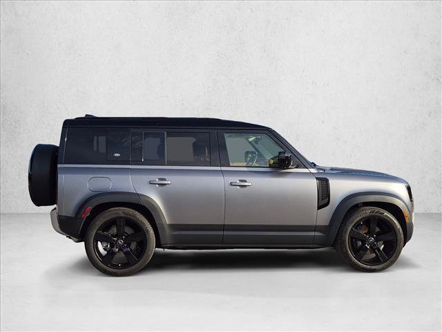 Used 2023 Land Rover Defender 110 S AWD/4WD image 4