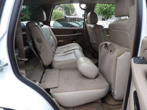 Used 2005 GMC Yukon SLT w/ SLT Preferred Equipment Group image 10