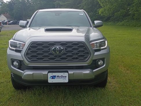 Used 2023 Toyota Tacoma TRD Sport w/ Advanced Technology Package AWD/4WD image 2
