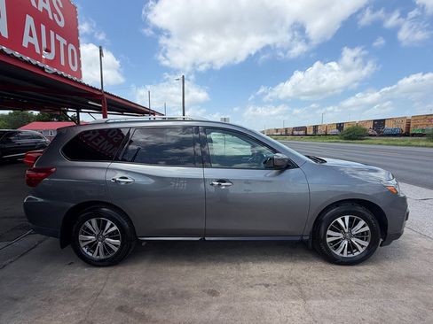 Used 2019 Nissan Pathfinder S AWD/4WD image 28